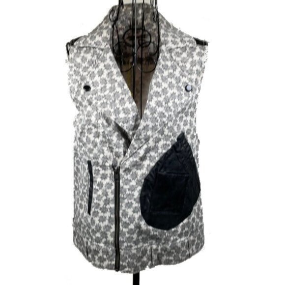BCBGeneration | Asymmetrical Sleeveless Ve… - Picture 1 of 7